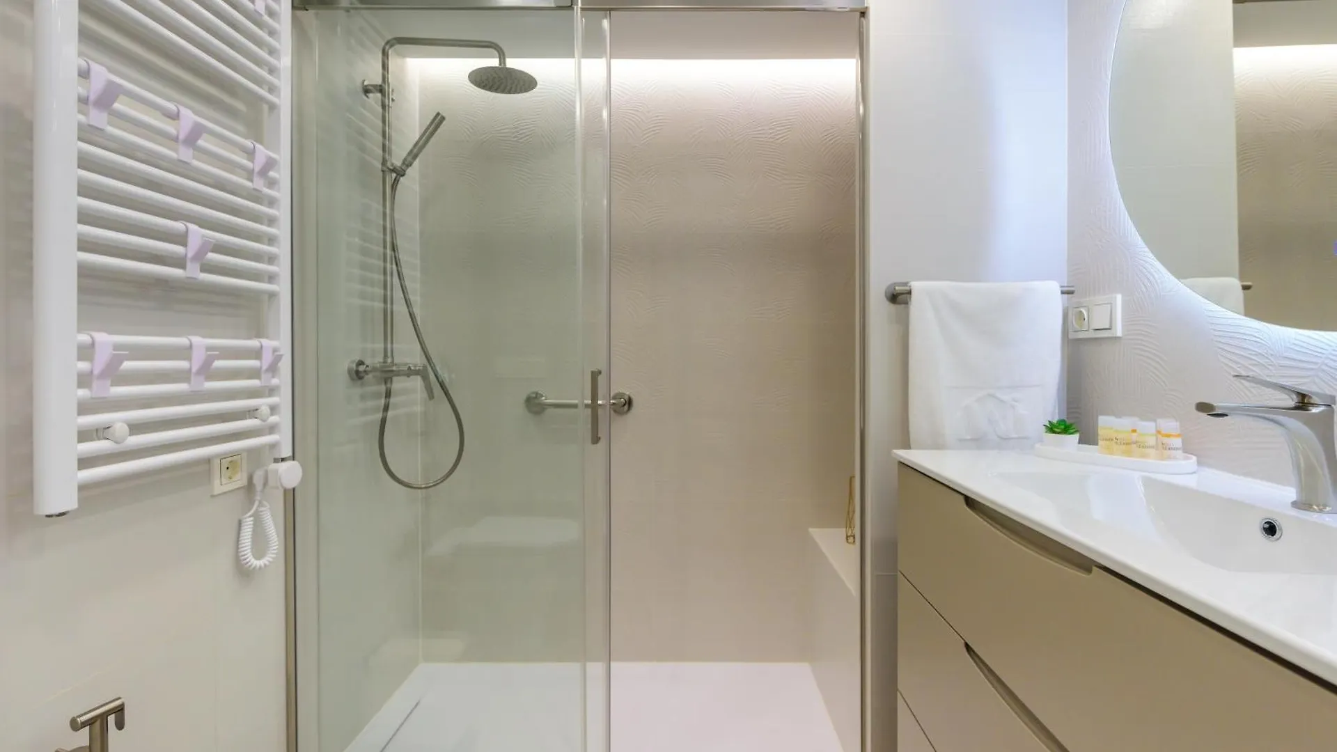 Wintowinrentals Luxury Apartment In Hotel Ocean House Torremolinos Spain