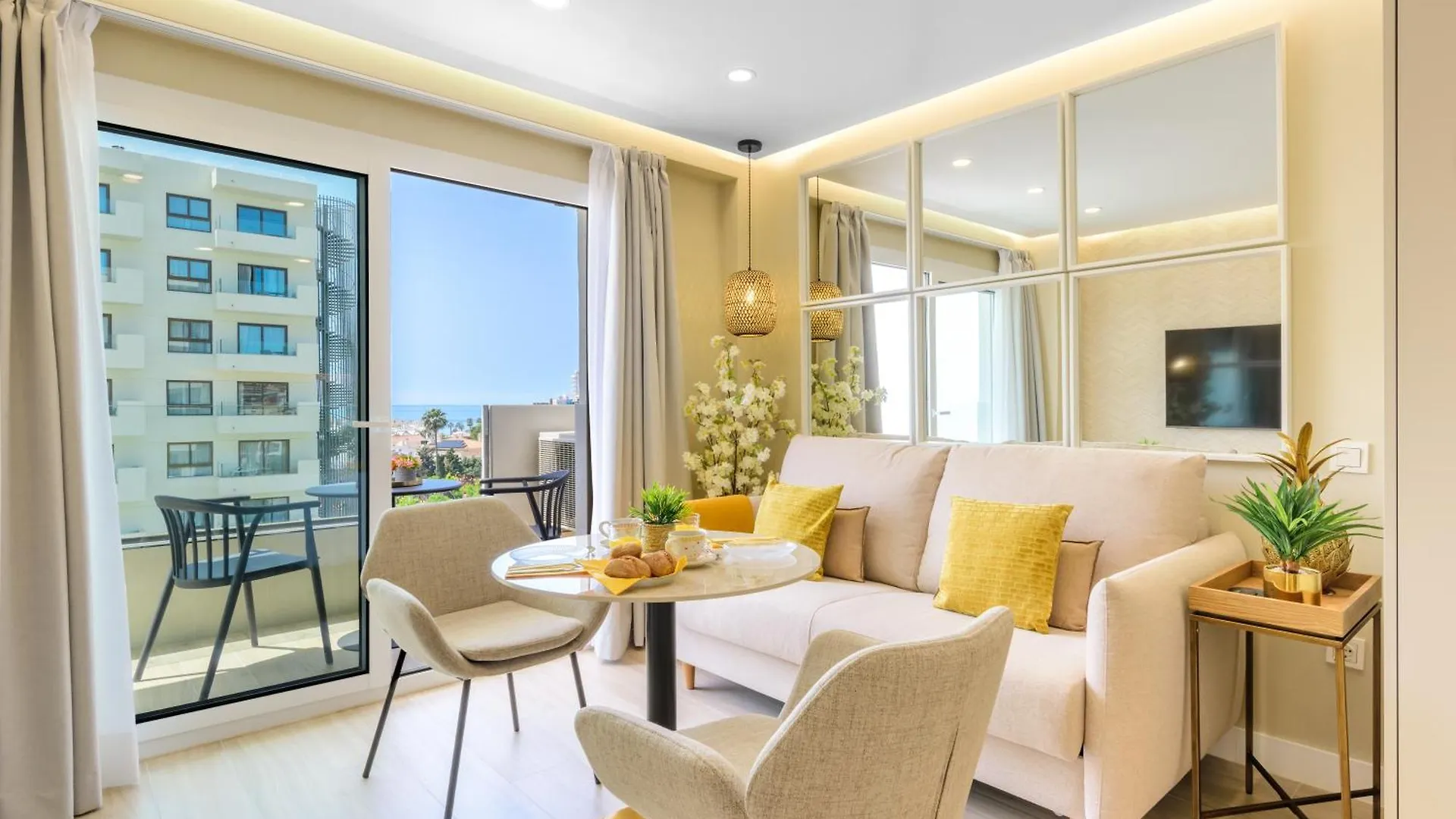 Wintowinrentals Luxury Apartment In Hotel Ocean House Torremolinos Spain