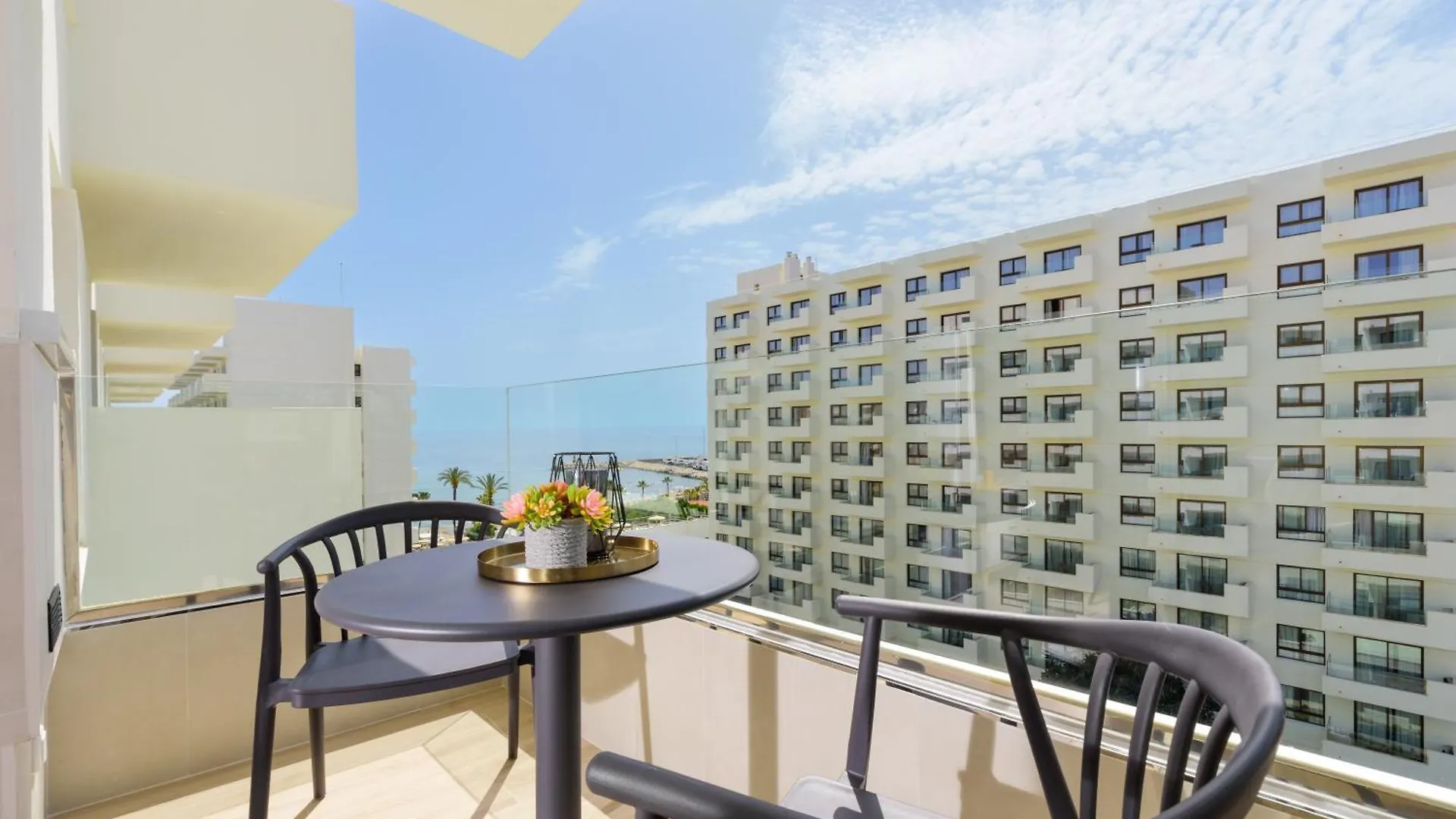 Wintowinrentals Luxury Apartment In Hotel Ocean House Torremolinos Spain